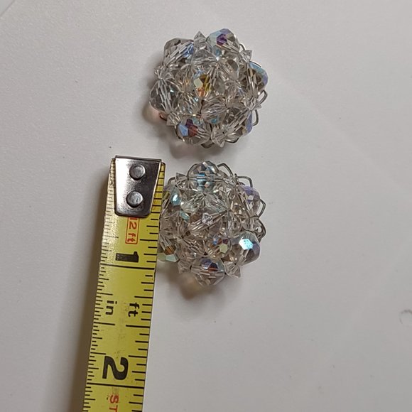 Pretty Vintage Glass Clip On Earrings - Picture 8 of 12